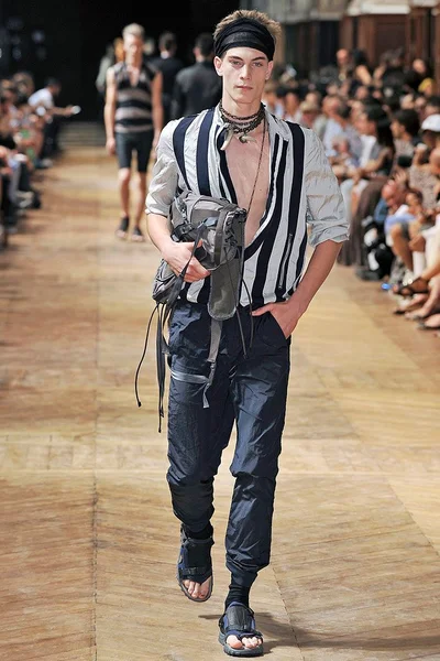 Look 14